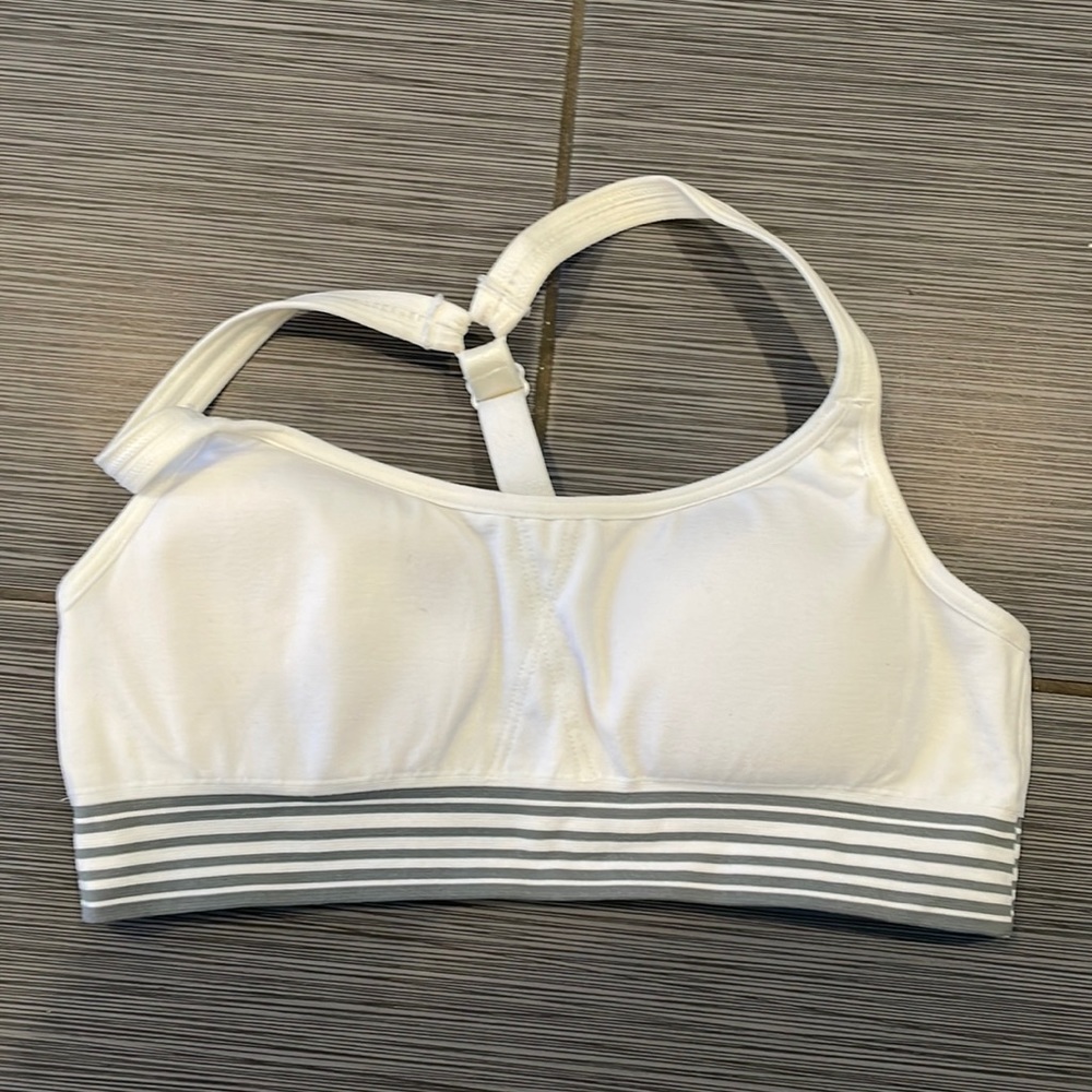 Athleta sports bra size xs, used 1-2 times only.